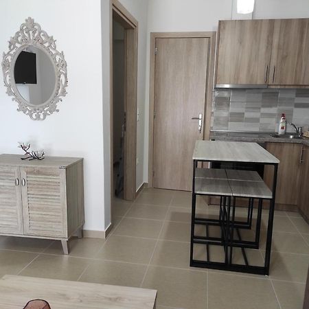 Nastazia Apartment เนอาเปรามอส ภายนอก รูปภาพ
