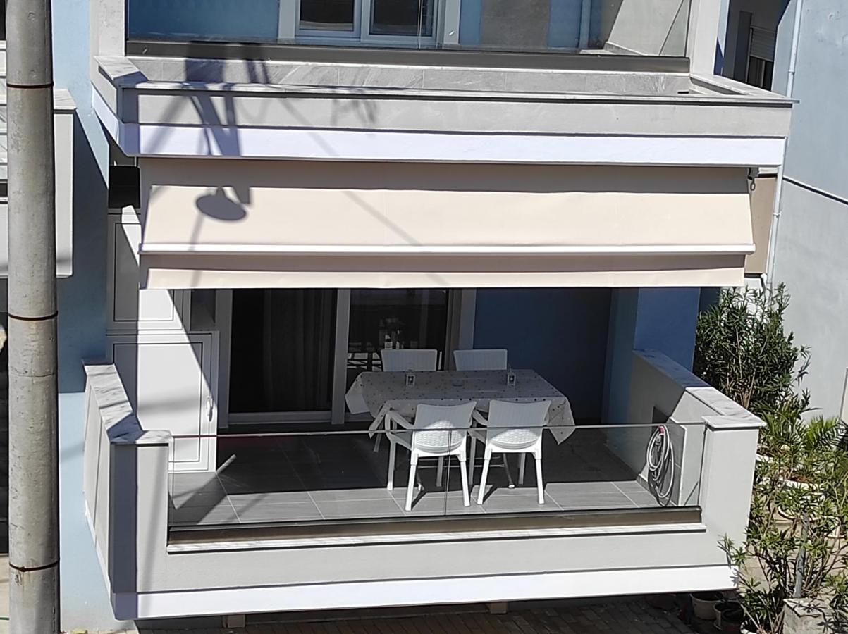 Nastazia Apartment เนอาเปรามอส ภายนอก รูปภาพ